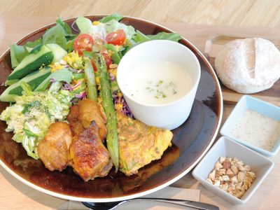 ヘルシーランチ＆ハンドドリップコーヒーをカリモク家具で♪